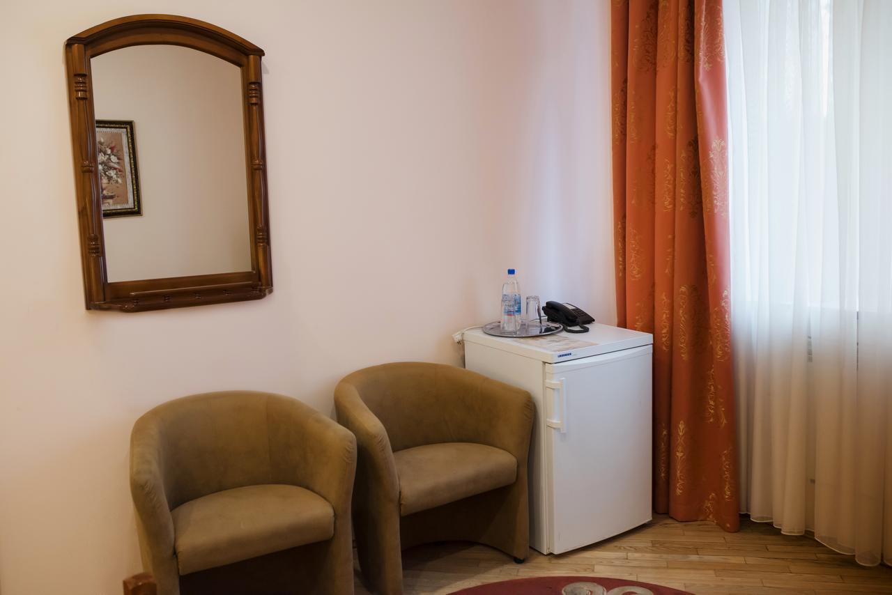 Okolytsya Motel Rivne Eksteriør bilde